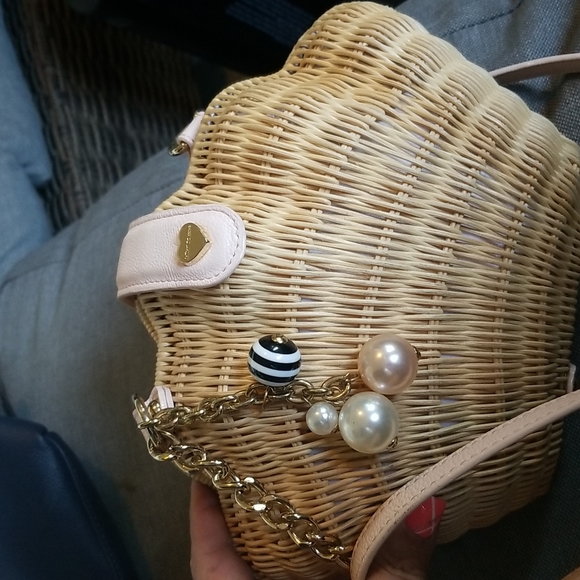 Betsey Johnson Handbags - Vintage "What the Shell" Betsy Johnson bag